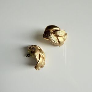 Oscar de la Renta Earrings 24K Gold Plated Pierced Auth